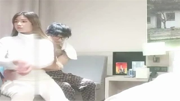 探花利哥约啪实录 极品白虎蜜桃臀骑乘上位 顶级尤物骚穴操服王者之欲