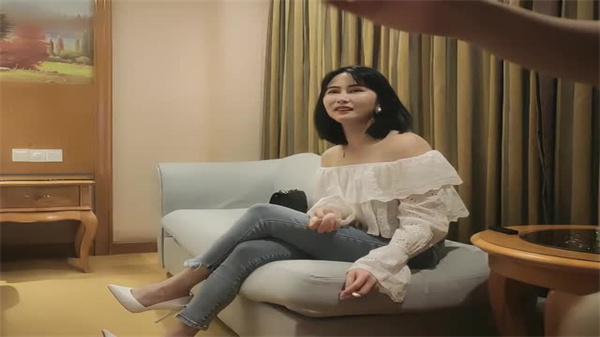 天价约炮！绝美外围小姐姐私密激情夜